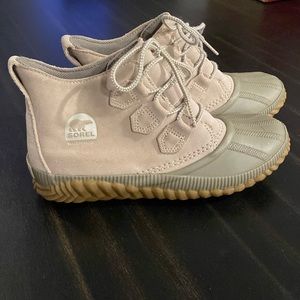 Women’s Sorel Water resistant boots